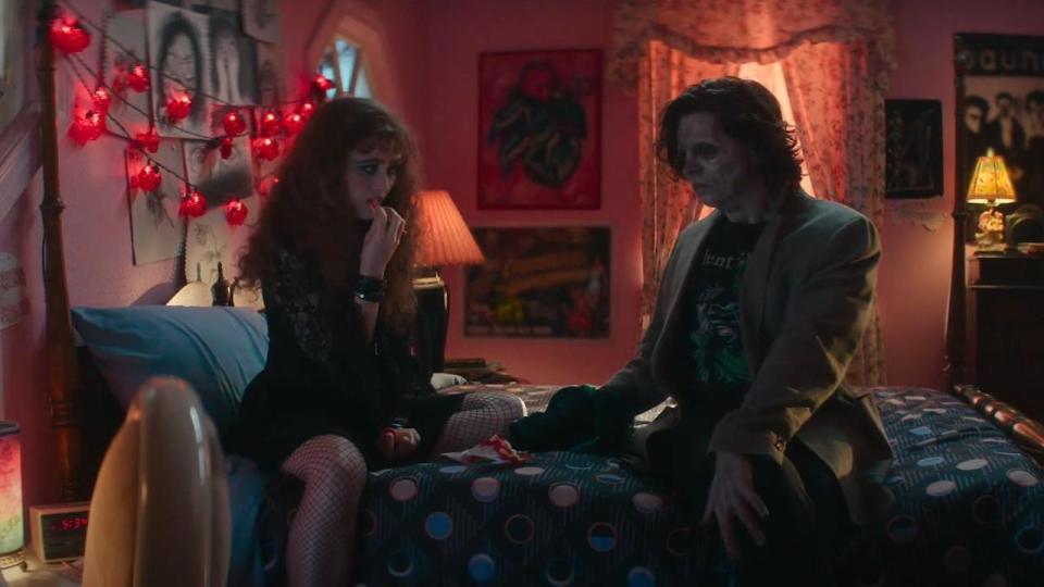 Kathryn Newton and Cole Sprouse in Lisa Frankenstein