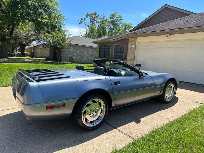 Photo: <a class="link " href="https://houston.craigslist.org/cto/d/houston-1991-corvette-super-rare/7735297382.html" rel="nofollow noopener" target="_blank" data-ylk="slk:Craigslist;elm:context_link;itc:0;sec:content-canvas">Craigslist</a>