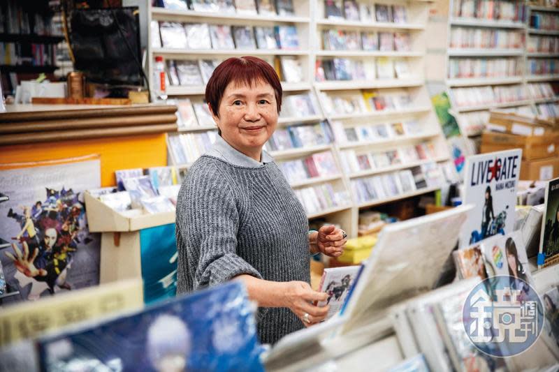 71歲的王雲梅，離開唱片業40年，對西洋經典老歌依然如數家珍，最新的英日韓流行音樂也知之甚詳。