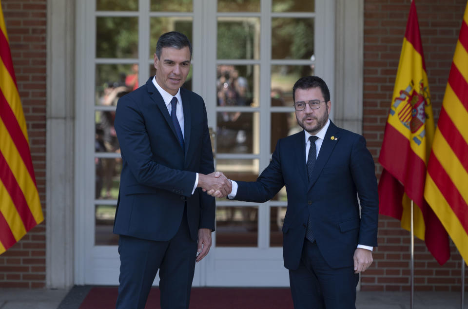 Pedro Sánchez en un encuentro con Pere Aragonès, presidente de la Generalitat, en La Moncloa. (Foto: Alberto Ortega / Europa Press / Getty Images).