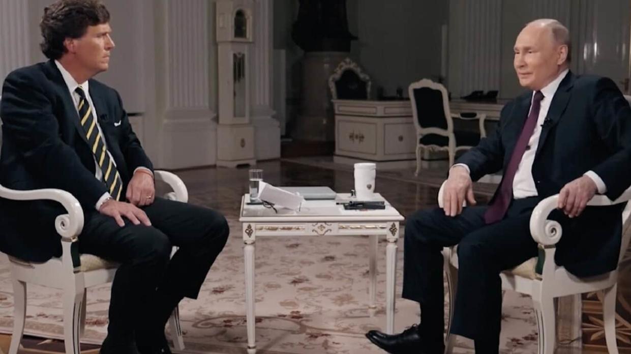 Vladimir Putin and Tucker Carlson. Photo: Gavriil Hryhorov / Sputnik / EPA / Scanpix / LETA