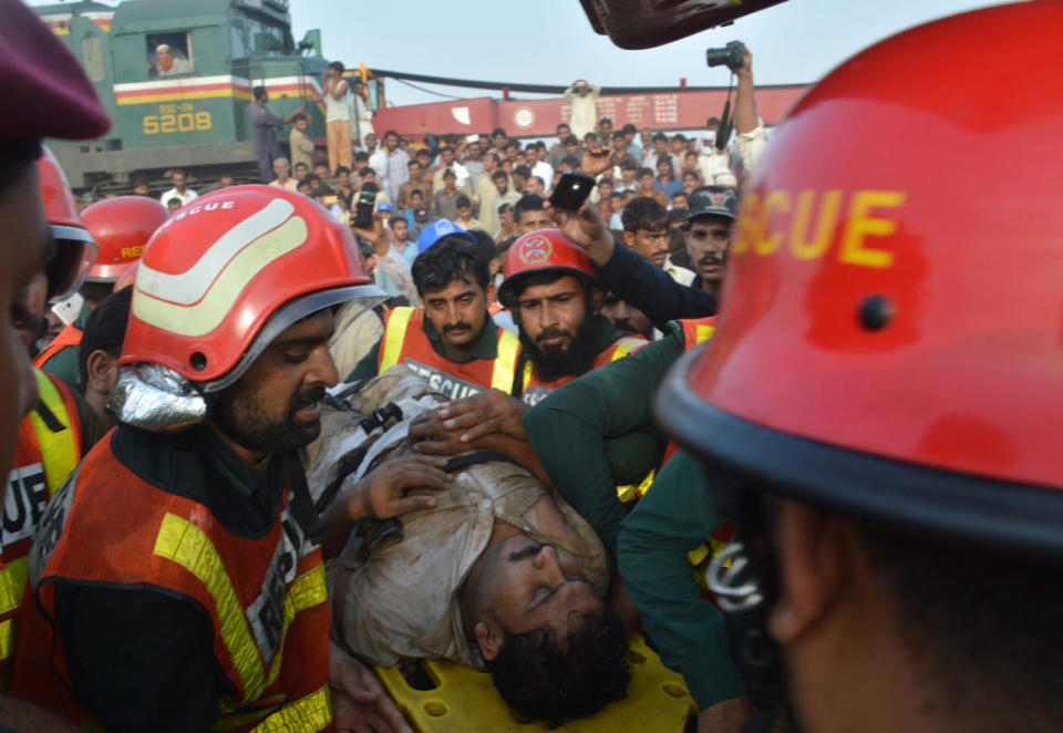 Train accident kills six passengers in Multan