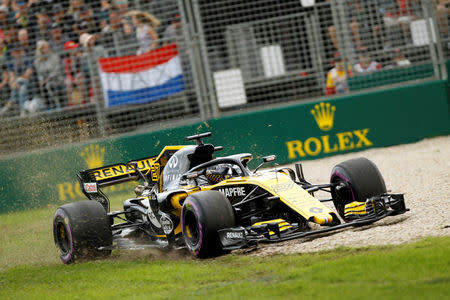 Formula One F1 - Australian Grand Prix - Melbourne Grand Prix Circuit, Melbourne, Australia - March 24, 2018 Renault's Nico Hulkenberg goes off into the gravel during qualifying REUTERS/Brandon Malone
