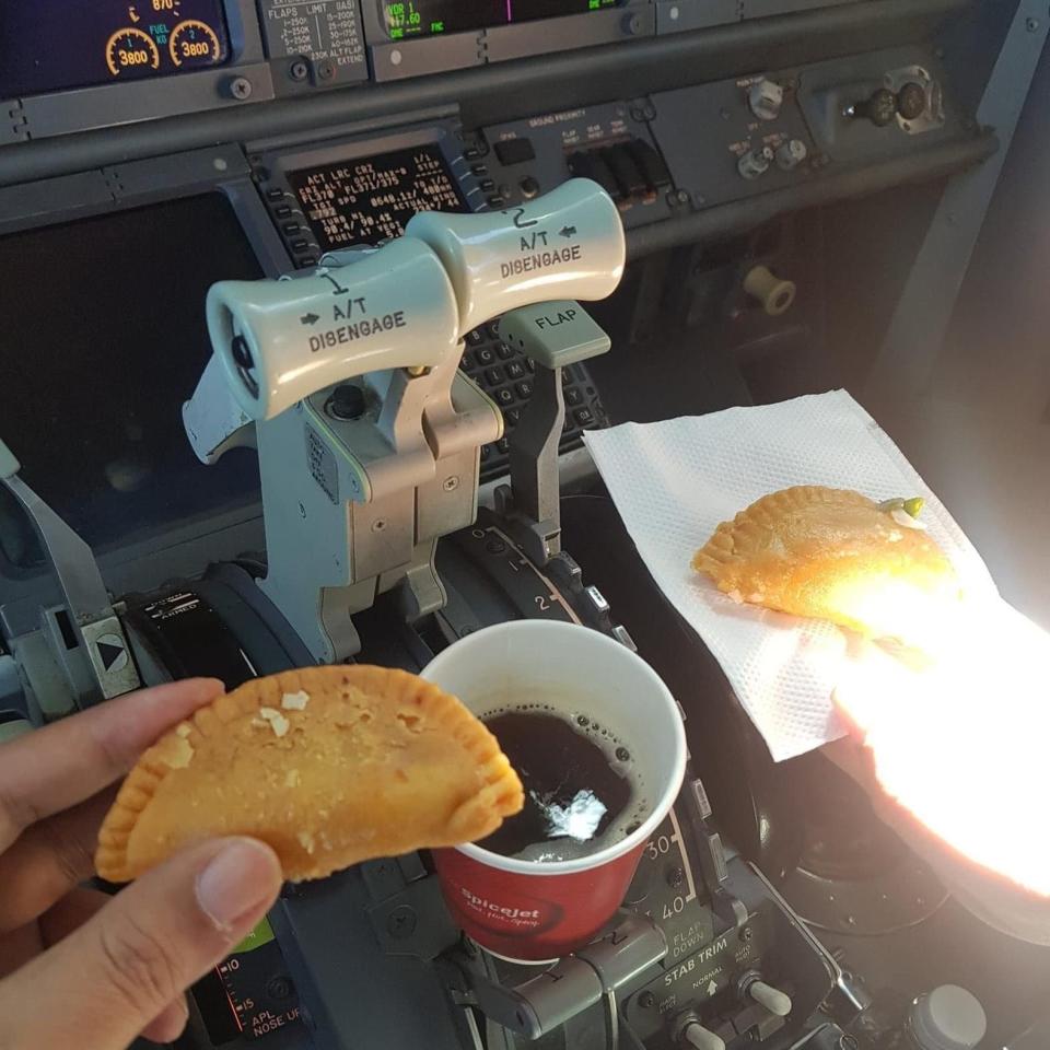 Cockpit coffee picture - Twitter