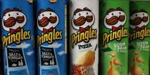 <p><em>Marcas propiedad de Kellogg’s</em>: Pringles, Special K, Rice Krispies, Pop-Tarts, Eggo, Famous Amos, Carr’s, Cheez-It, Keebler, Austin, Mother’s Cookies, Kellogg’s, MorningStar, Gardenburger, Murray Sugar Free, Mini-Wheats, All-Bran, Nutri-Grain, Frosted Flakes, Krave, Crunchy Nut, Coco Pops, Froot Loops, Corn Flakes, Corn Pops, Fiber Plus y TownHouse. (Delish) </p>