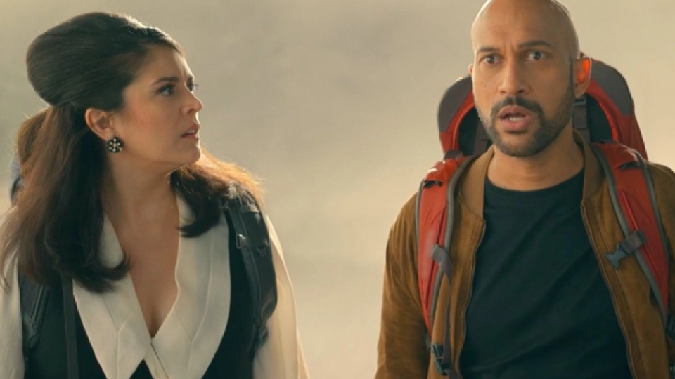 Cecily Strong and Keegan-Michael Key on Schmigadoon.