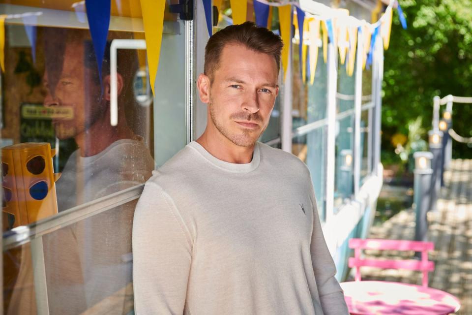 ashley taylor dawson as darren osborne in hollyoaks