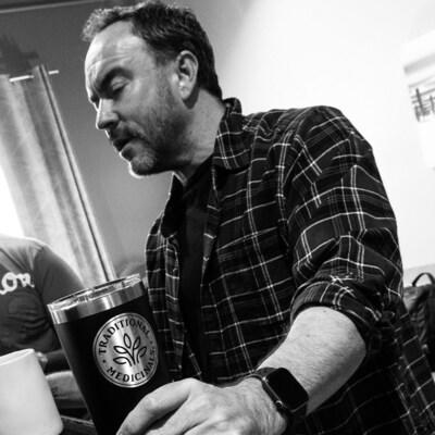 Dave Matthews and Traditional Medicinals Throat Coat® Tea