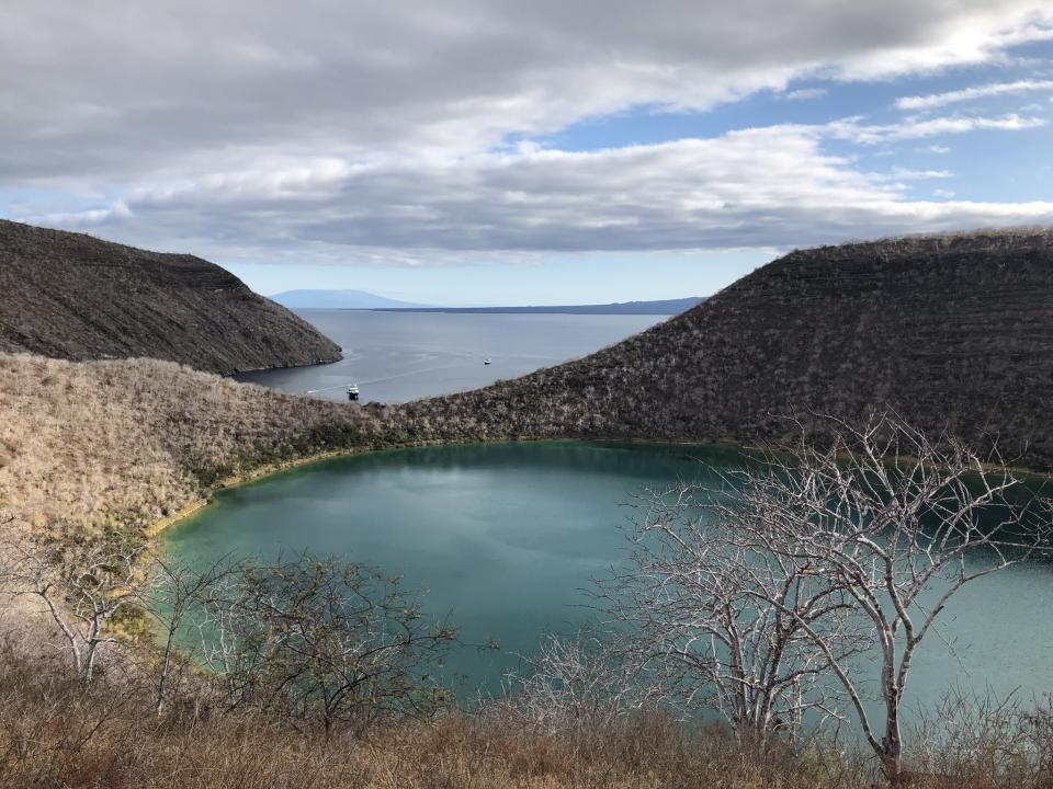 darwin lake galapagos islands