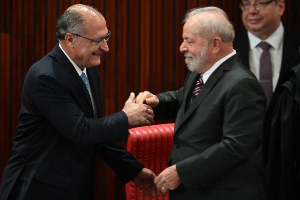 Lula e Geraldo Alckmin são diplomados nesta segunda-feira (12) (Foto: EVARISTO SA/AFP via Getty Images)