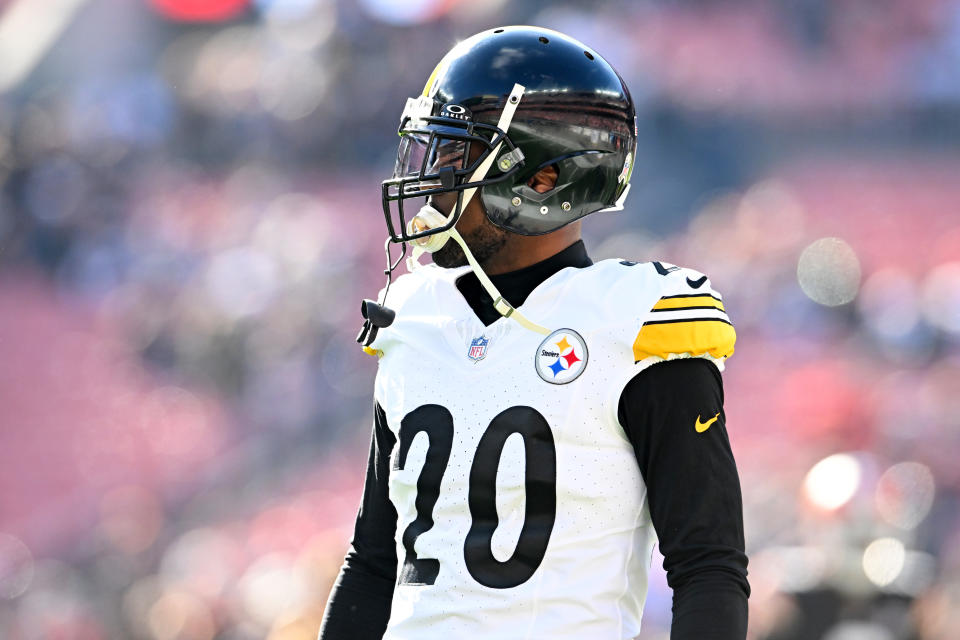 CLEVELAND, OHIO - NOVEMBER 19: Patrick Peterson #20 of the Pittsburgh Steelers warms up prior to a game against the Cleveland Browns at Cleveland Browns Stadium on November 19, 2023 in Cleveland, Ohio. (Photo by Nick Cammett/Diamond Images via Getty Images)