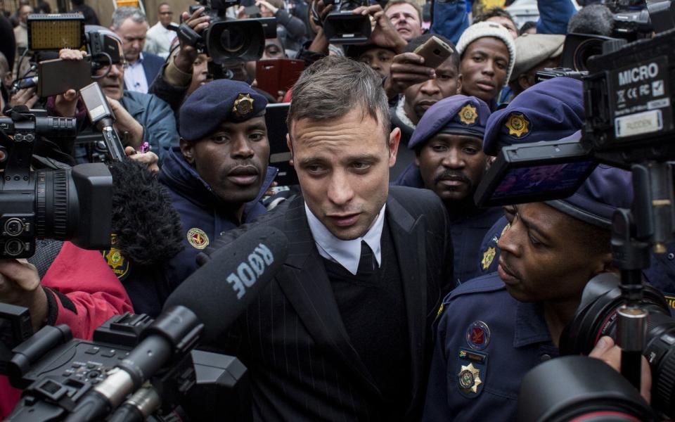 Als Leichtathlet feierte der Behindertensportler Oscar Pistorius große Erfolge. Später wurde er wegen des Mordes an seiner Lebensgefährtin vor Gericht verurteilt. (Bild: Charlie Shoemaker / Getty Images)