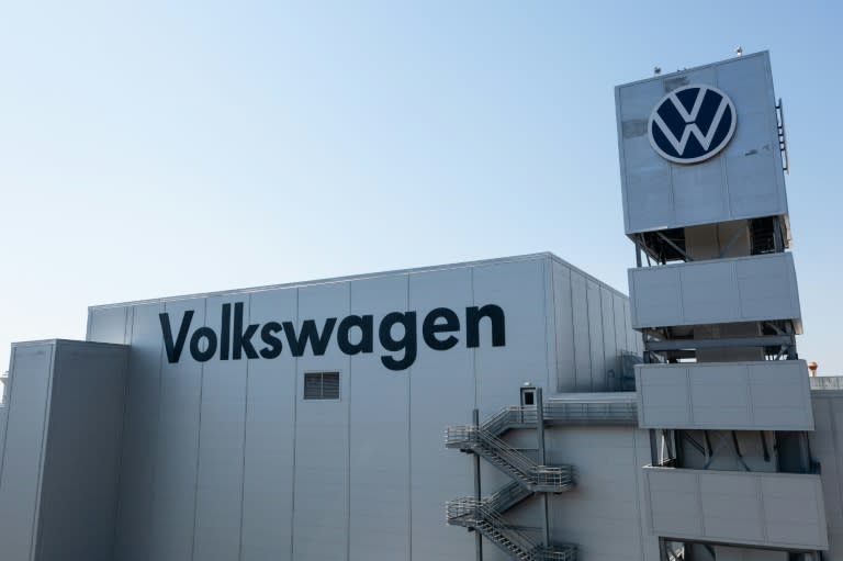 Im Volkswagen-Werk in Chattanooga im südlichen US-Bundesstaat Tennessee hat am Mittwoch die Abstimmung der Beschäftigten darüber begonnen, ob sie sich von der Gewerkschaft UAW vertreten lassen wollen. Die Wahl soll drei Tage lang dauern. (Elijah Nouvelage)