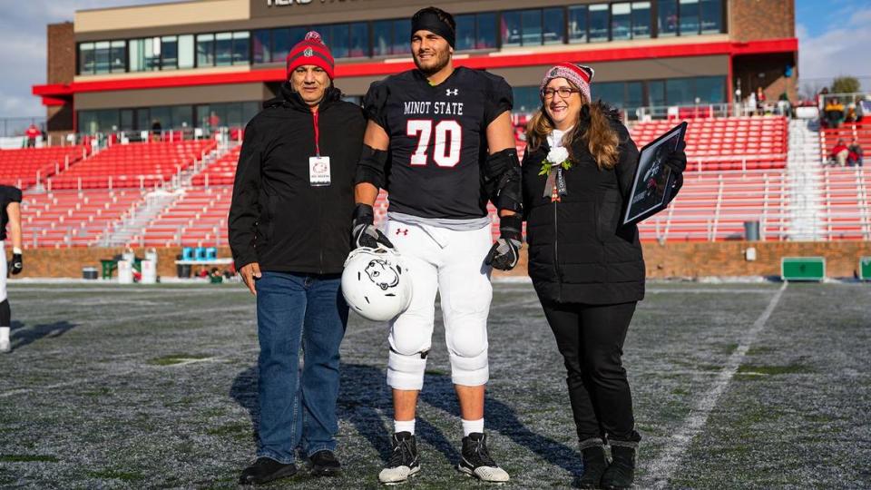 Pasco High graduate Sebastian Gutierrez is on the San Francisco 49ers practice squad getting ready for the Super Bowl.