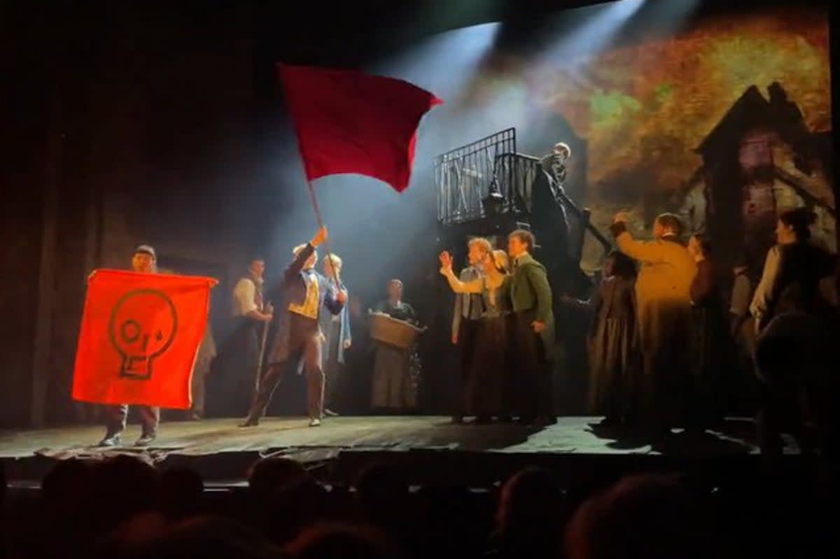 Just Stop Oil have interrupted a performance Les Miserables (X / Twitter)