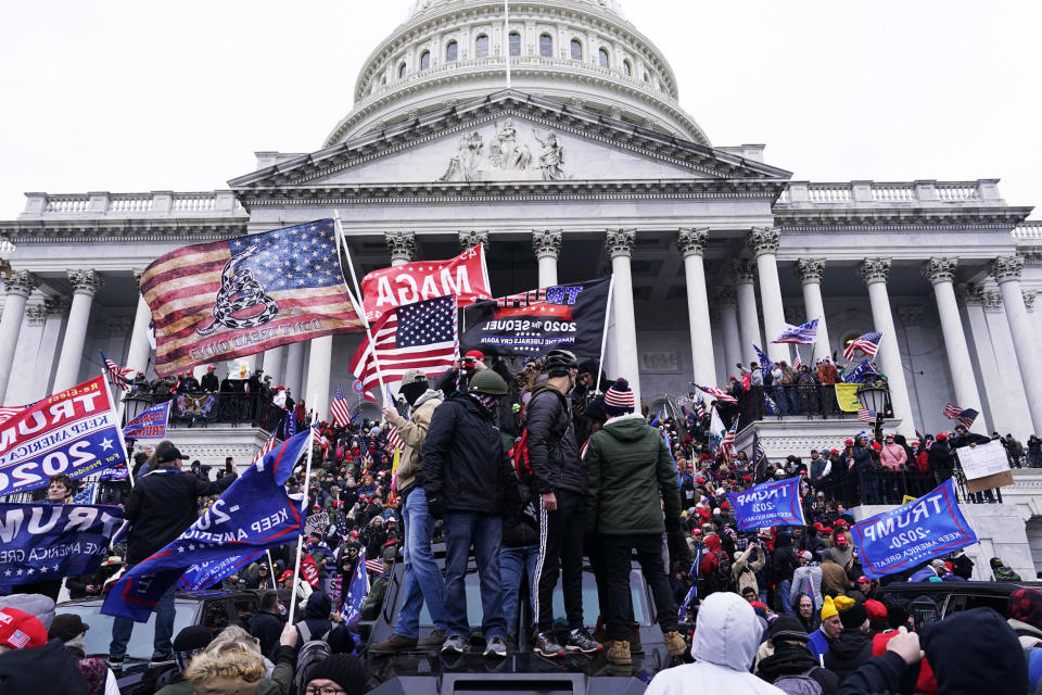 Rioter storm the Capitol in Washington, D.C. (Kent Nishimura / Los Angeles Times via Getty Images file)