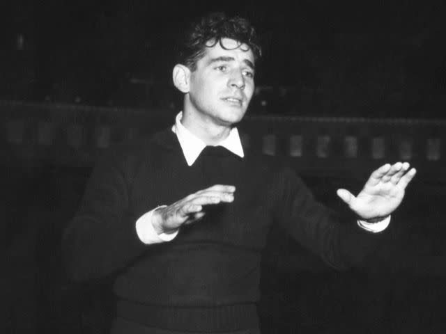 <p>Bettmann</p> Leonard Bernstein.