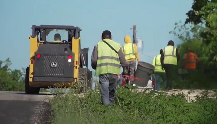 City crews plan to clean three roads east of Lake Walter E. Long that Austin Code considers hot spots for dumping (KXAN Photo/Richie Bowes)