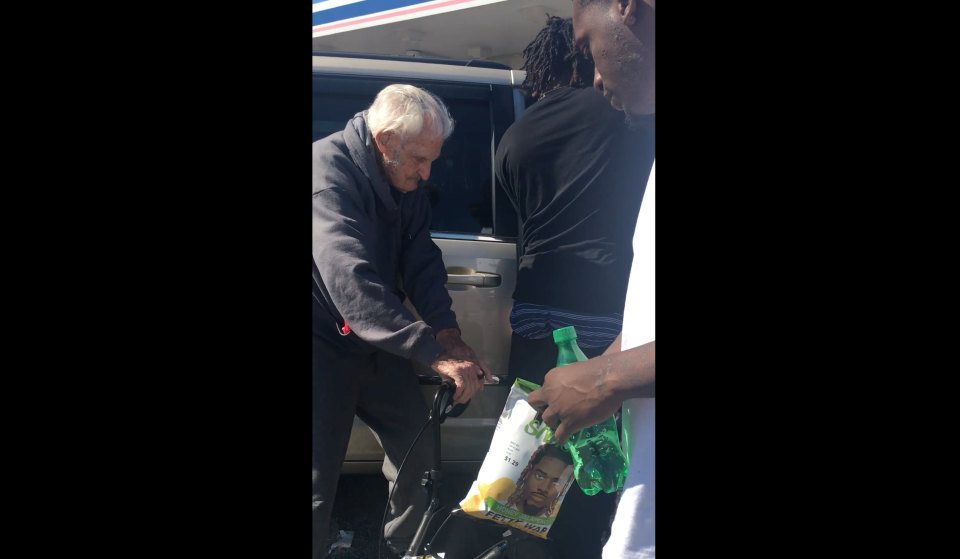 David and Rose Griest, ages 100 and 89 respectively, were struggling outside of a Florida gas station when a group of men rushed over to help. (Kanesha Carnegie via Facebook)