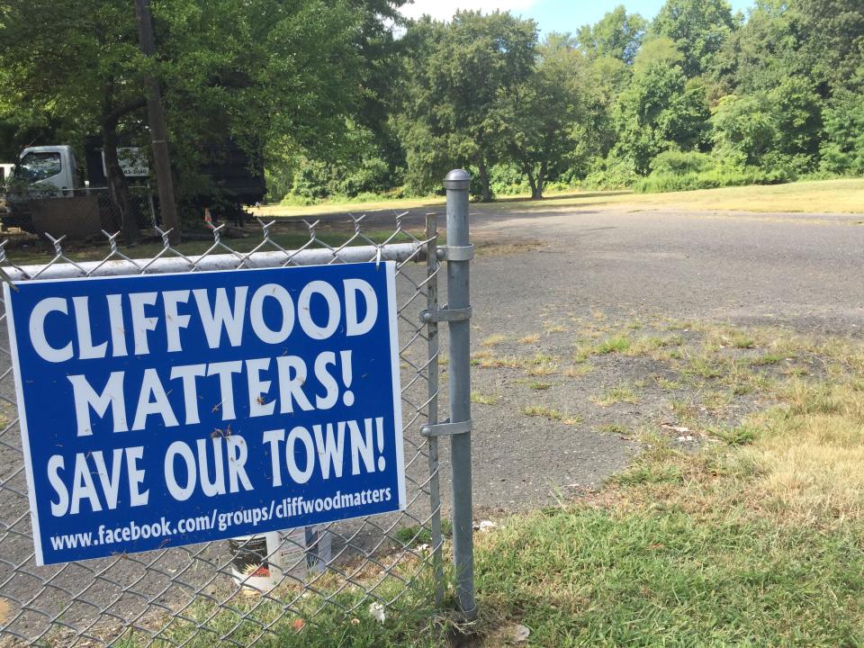 A "Cliffwood Matters" sign on a property along Meinzer Street, the site of a proposed yeshiva, during a controversy in 2016.