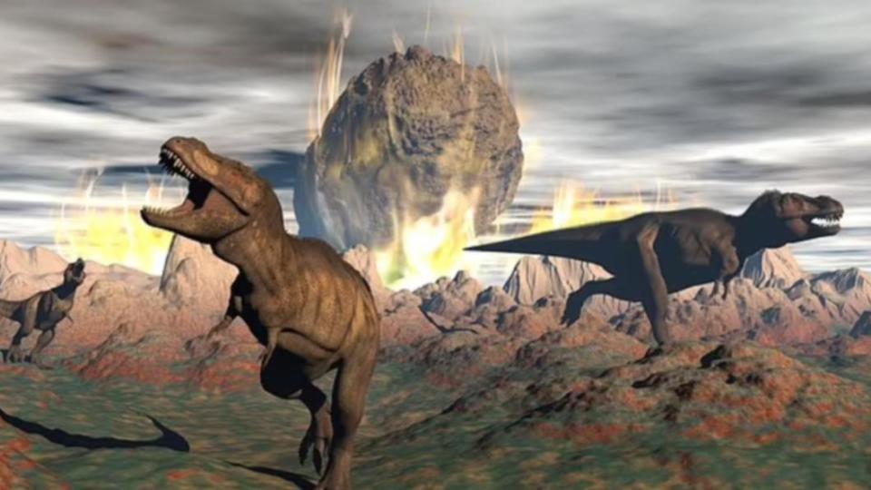 6600萬年前一顆小行星高速撞擊猶加敦半島海域，導致全球非鳥類恐龍全數滅絕。（圖／翻攝自《每日郵報》）