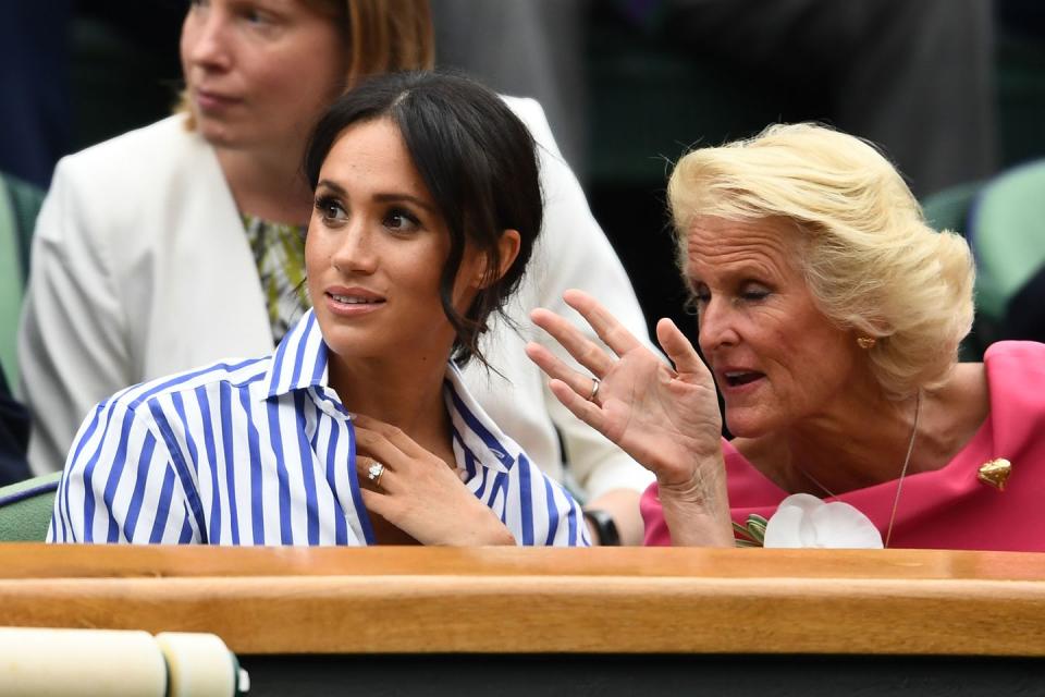 <p>And here's Meghan chatting with his wife, Gill Brook.</p>