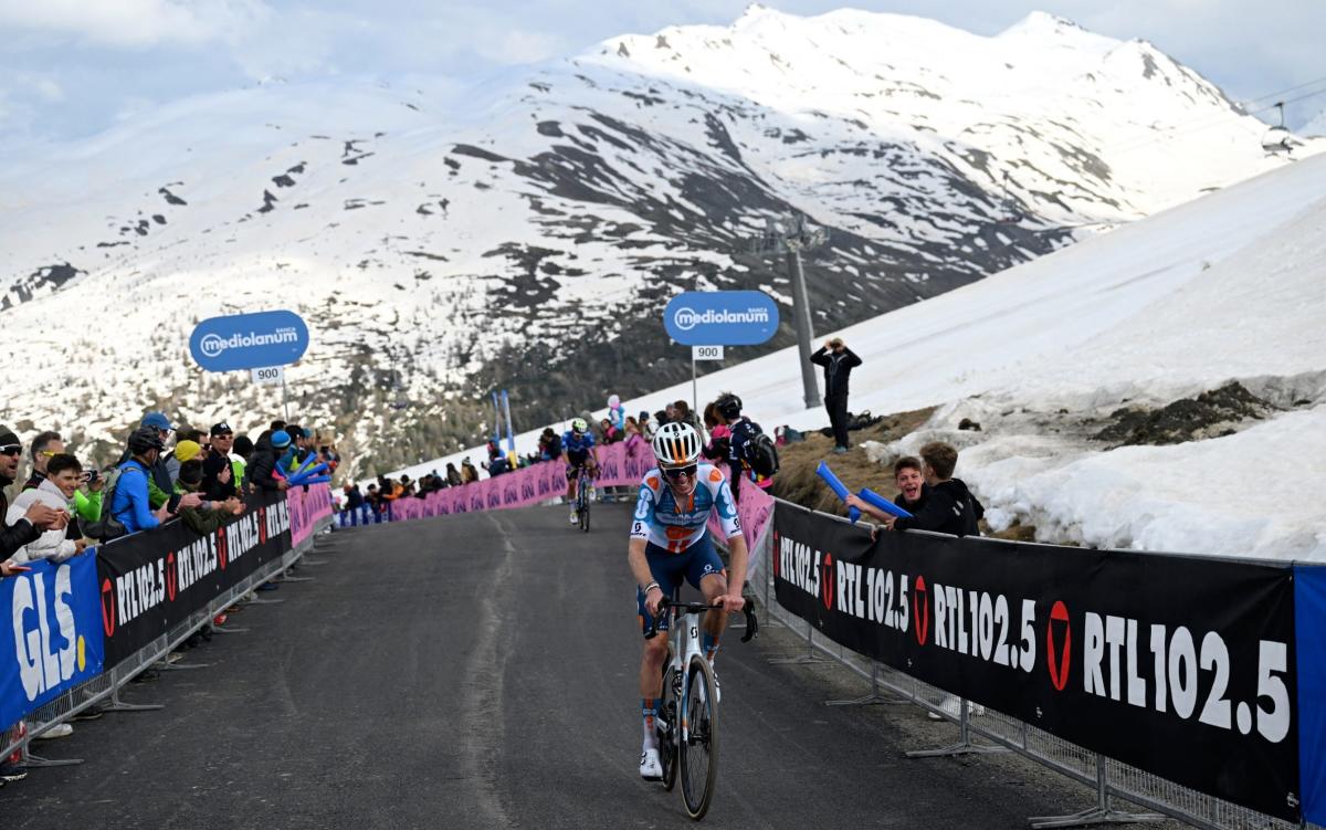 Giro d’Italia ‘in shambles’ as riders boycott new route after heavy snowfall