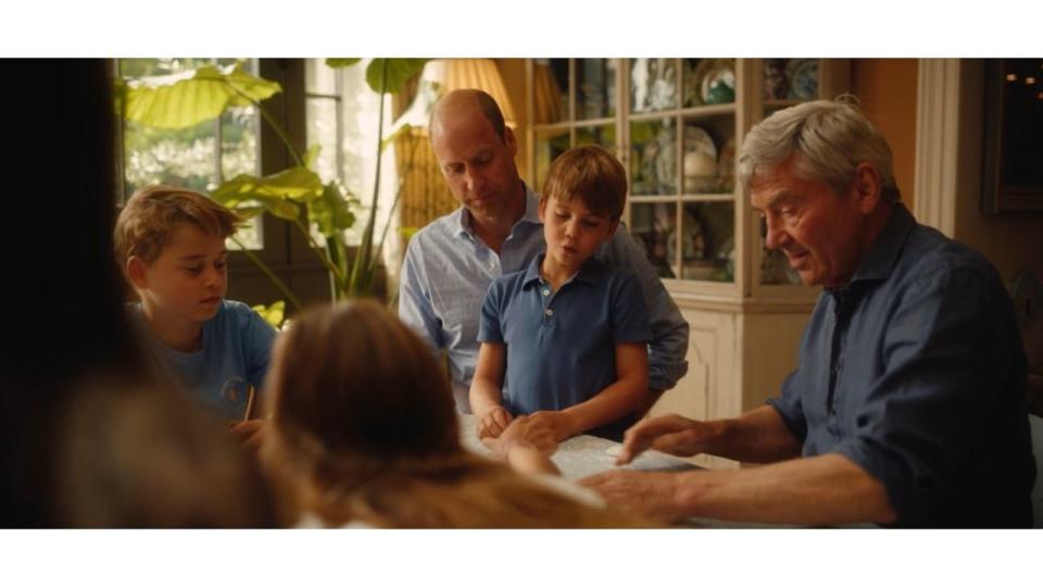 Michael Middleton playing cards with Prince William, Prince Louis and Prince George