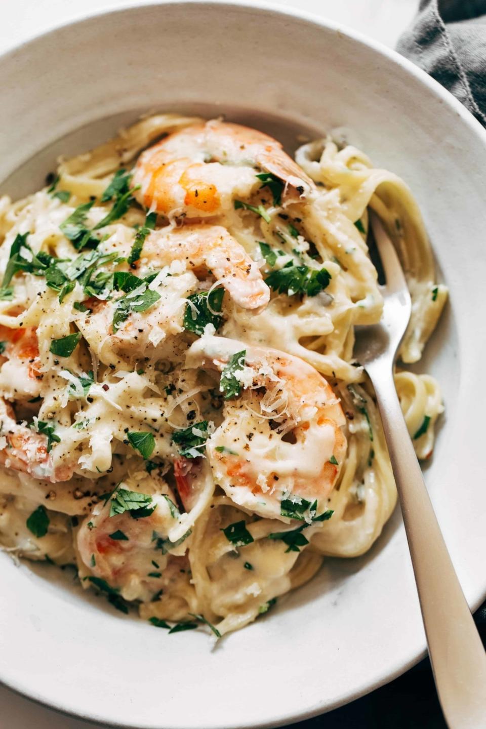 Linguine with creamy garlic shrimp