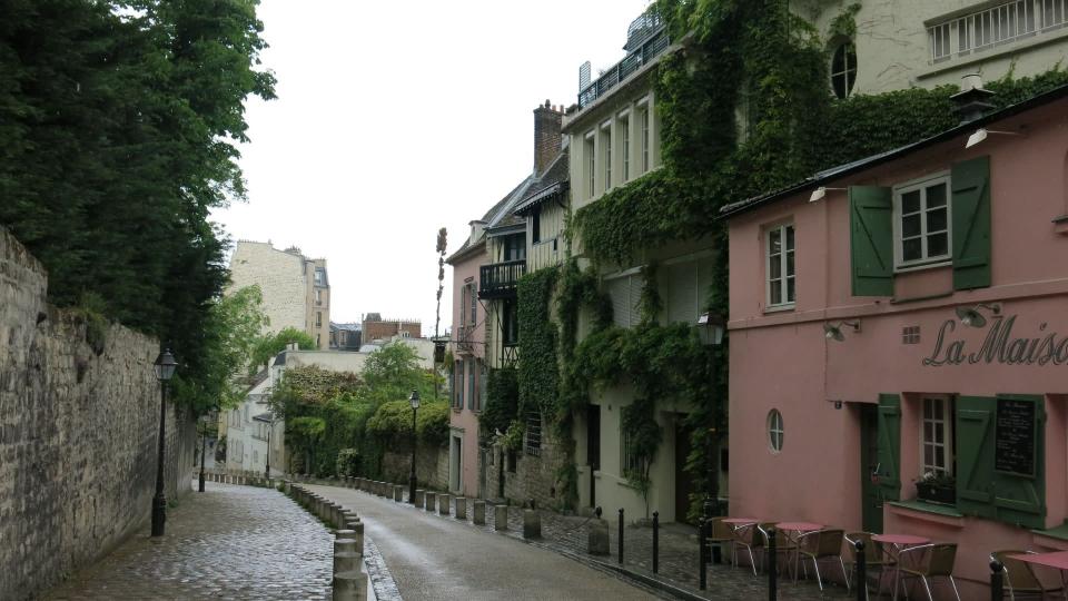 Emily in Paris filming location: Rue de l'Abreuvoir