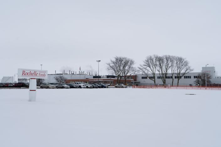 The 400,000-square-foot Rochelle Foods plant, located at 1001 S Main St, has around 900 employees and is Rochelle is the city of Rochelle&#x002019;s largest employer.