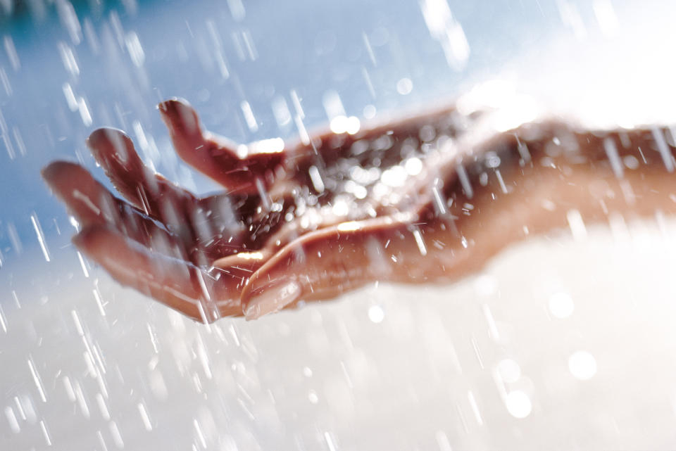 Según las últimas pautas de EE.UU. para el agua potable, el agua de lluvia en todas partes se consideraría insegura para beber/Getty Images.