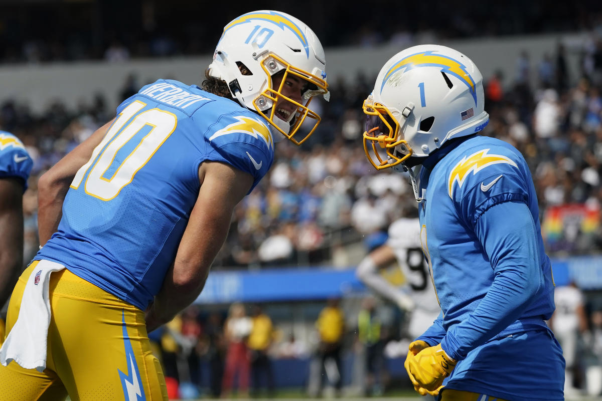 Justin Herbert, Keenan Allen show their continuing chemistry on