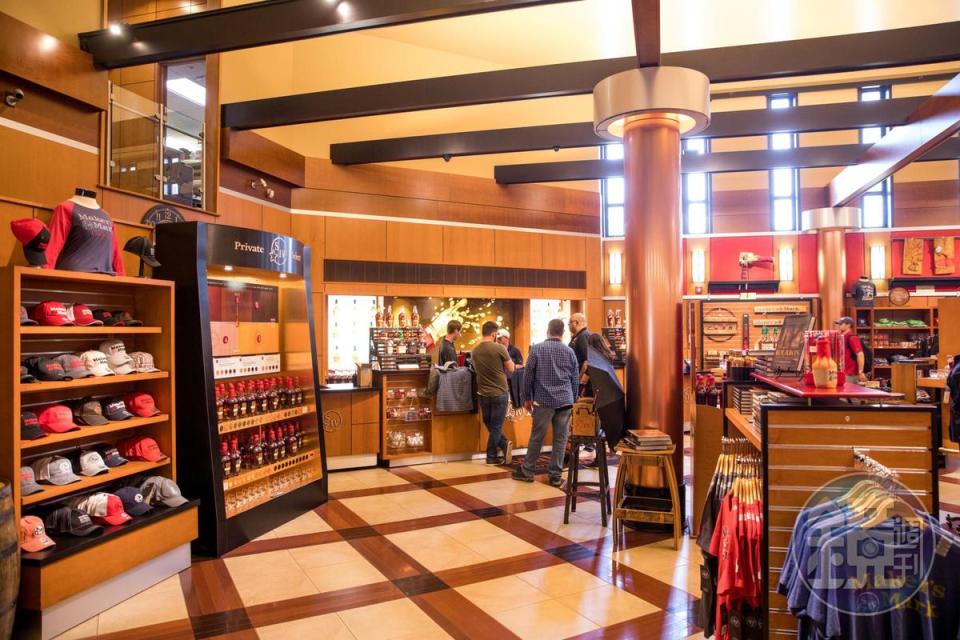 美格酒廠禮品中心販售許多獨特有質感的商品。
