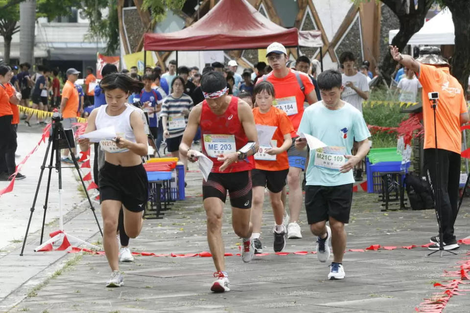 今年全國大專院校定向越野錦標賽共有近200名選手參賽。大會提供