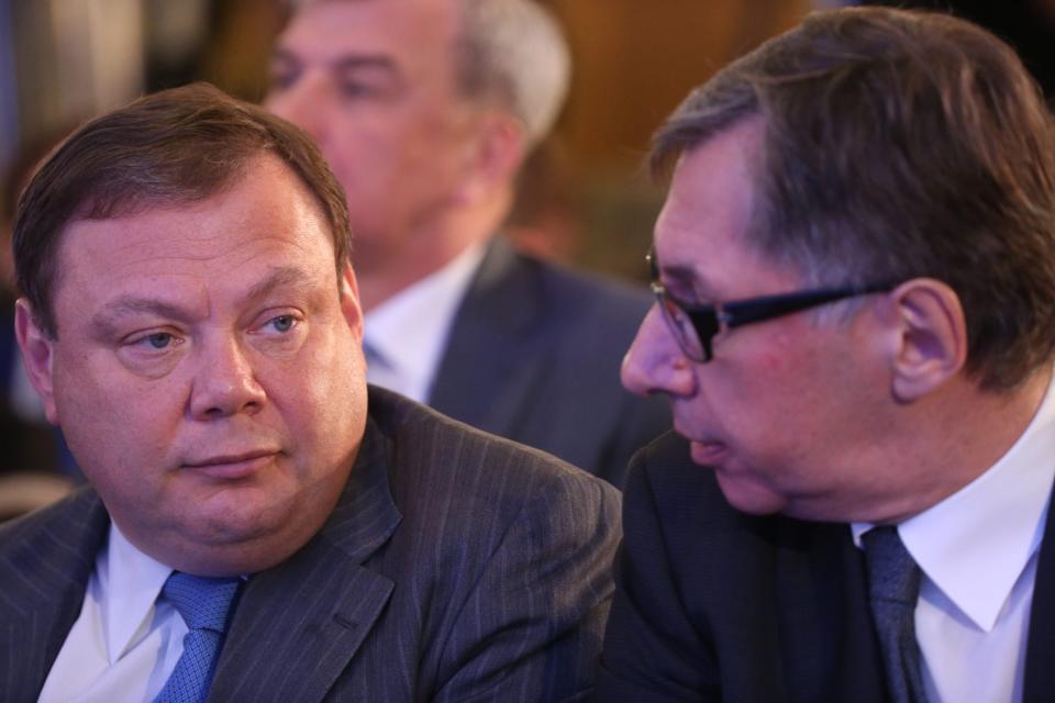 Die russischen Oligarchen Mikhail Fridman (links) und Pyotr Aven (rechts) am Rande der Russian Business Week im Jahr 2017. (Bild: Mikhail Svetlov/Getty Images)