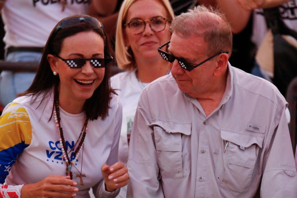 Edmundo González y la líder opositora María Corina Machado en el cierre de campaña en Caracas.