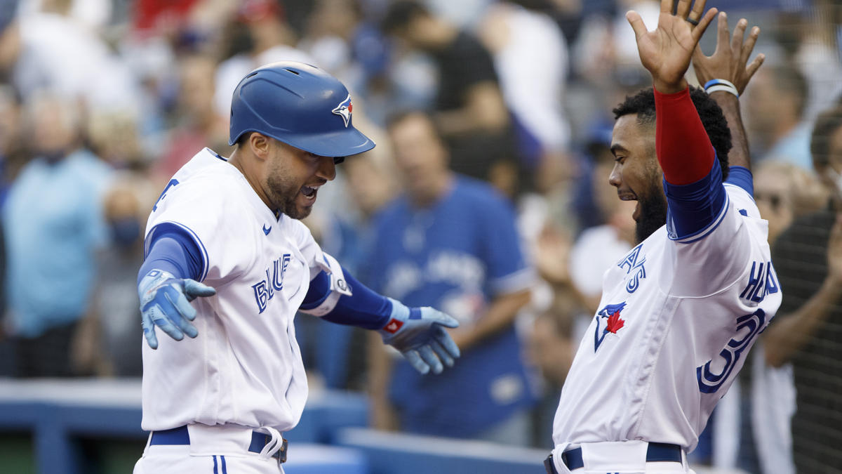 Blue Jays celebrate return to playoffs with wild clubhouse party