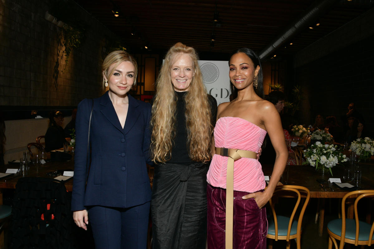 Red Carpet Green Dress and Suzy Amis Cameron Host Pre-Oscar Fashion Dinner