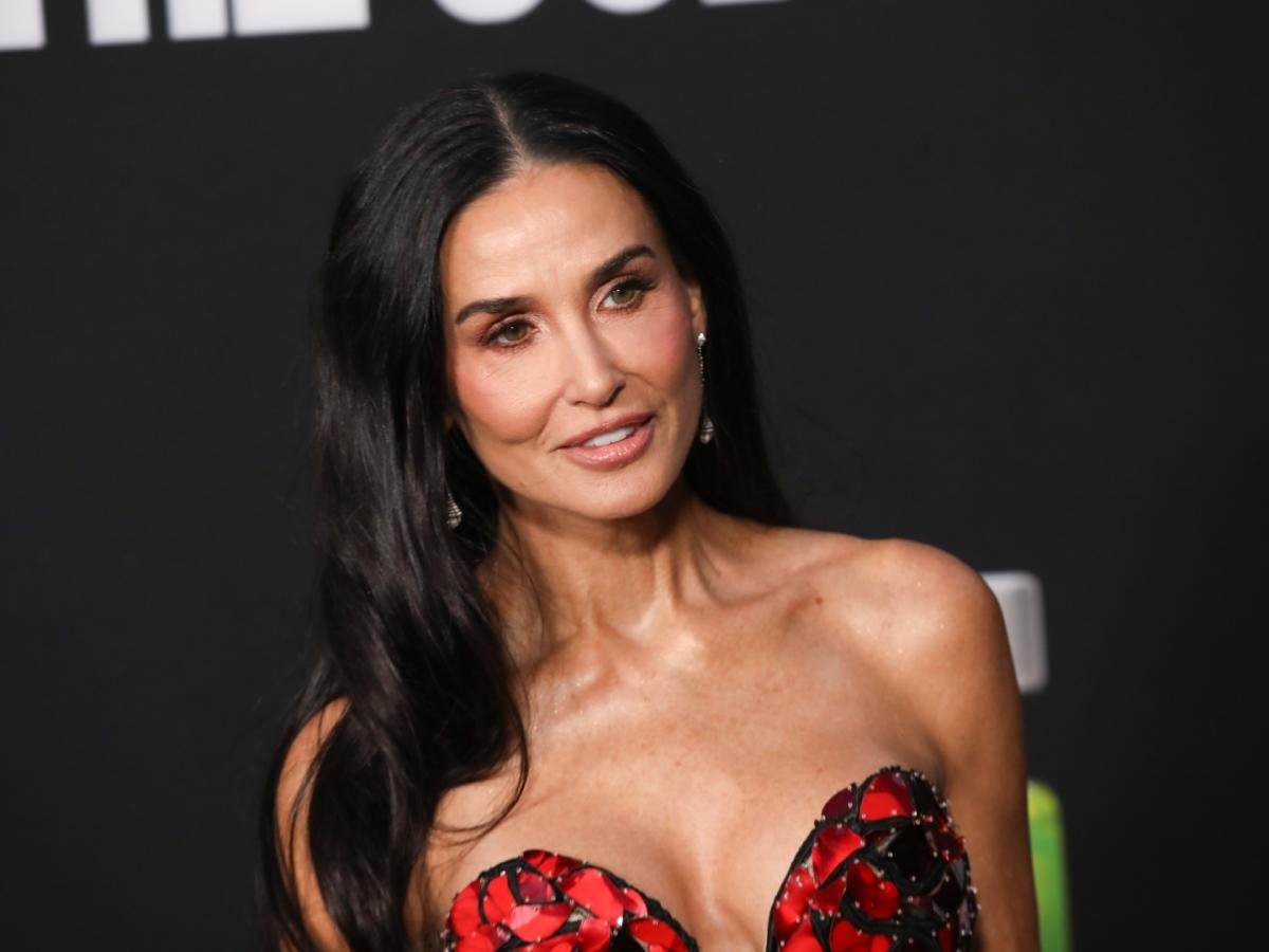 Demi Moore brought her fans to their knees at the premiere of “The Substance” in this stunning red dress