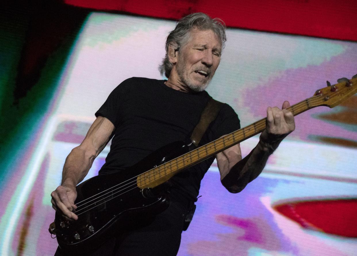 British musician Roger Waters performs on stage during a concert in San Jose on November 24, 2018. - Waters is one of the co-founders and principal songwriters of the rock band Pink Floyd. (Photo by Ezequiel BECERRA / AFP)        (Photo credit should read EZEQUIEL BECERRA/AFP via Getty Images)