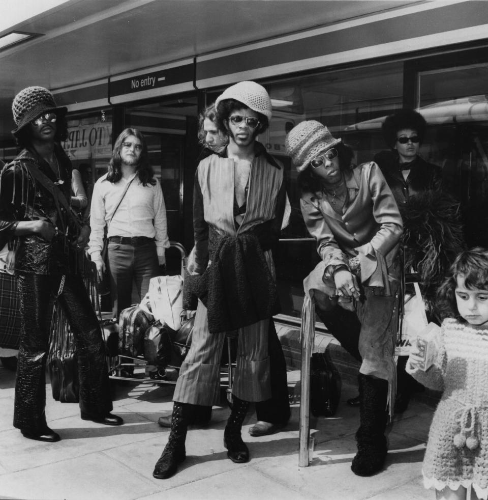 Celebrities at the Airport in the 1970s: The Photos