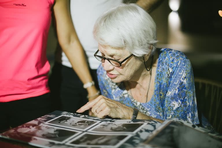 Además de la ampliación, Gastón restauró cada una de las fotos para obtener una mejor definición