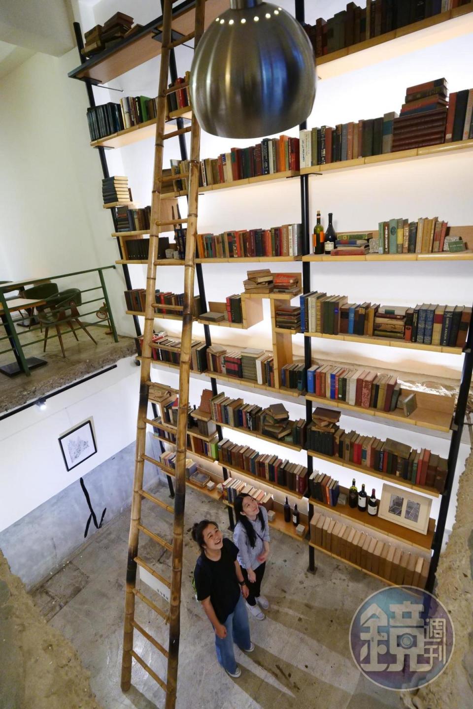 這一幕竹梯書牆風景，是書店的經典印象。