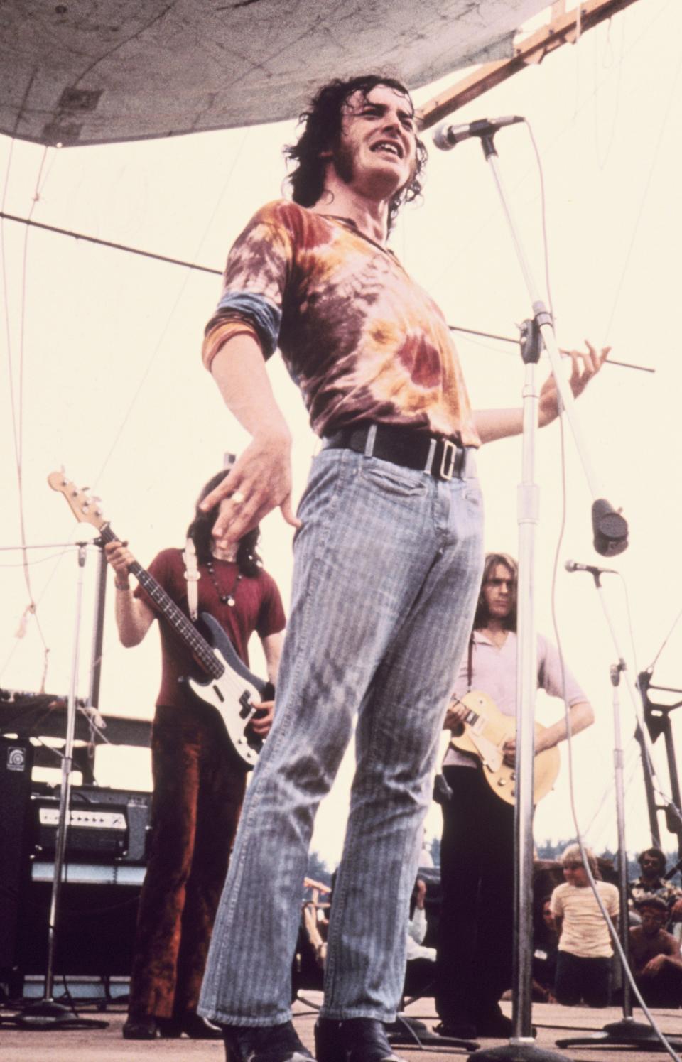 <h1 class="title">1969: Joe Cocker performs at Woodstock festival</h1><cite class="credit">GAMMA</cite>