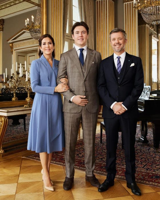 Christian de Dinamarca con sus padres 