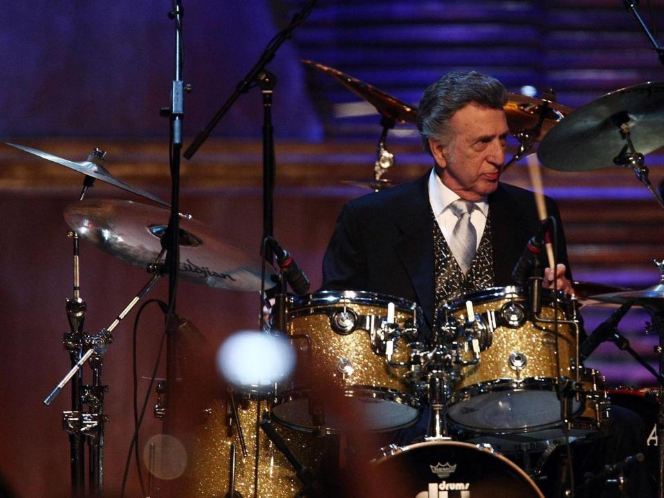 Fontana onstage in Cleveland, Ohio, in 2009, when he was inducted to the Rock & Roll Hall of Fame (Getty)