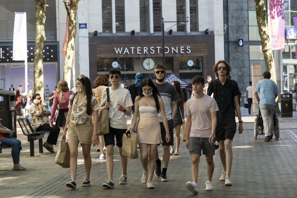 Young group of shoppers as the coronavirus restrictions continue and the government is about to announce an extension to the original 'freedom day' planned for June, slowing the process of easing, more and more people begin to come to the city centre on 15th June 2021 in Birmingham, United Kingdom. After months of lockdown, the first signs that life will start to get back to normal continue, with more people enjoying the company of others in public, while uncertainty continues for a projected further month, which is being dubbed 'The final push'. (photo by Mike Kemp/In Pictures via Getty Images)