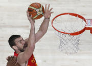 <p>Spain’s Marc Gasol slams dunk against France during their Basketball World Cup quarter-final game in Madrid September 10, 2014. REUTERS/Juan Medina (SPAIN - Tags: SPORT BASKETBALL)</p>