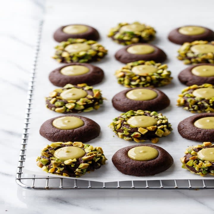 Pistachio and chocolate cookies.